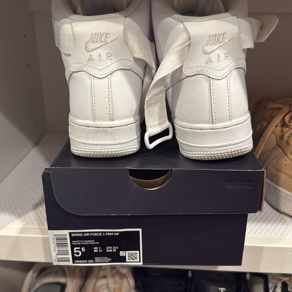Like new Air Force mid